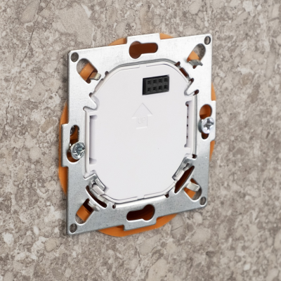 ENGO E55-W Wi-Fi termostatas E55-B, tinkamas jungiklio rėmeliui, baltas ENGO E55-W Wi-Fi termostatas E55-B, tinkamas jungiklio rėmeliui, baltas